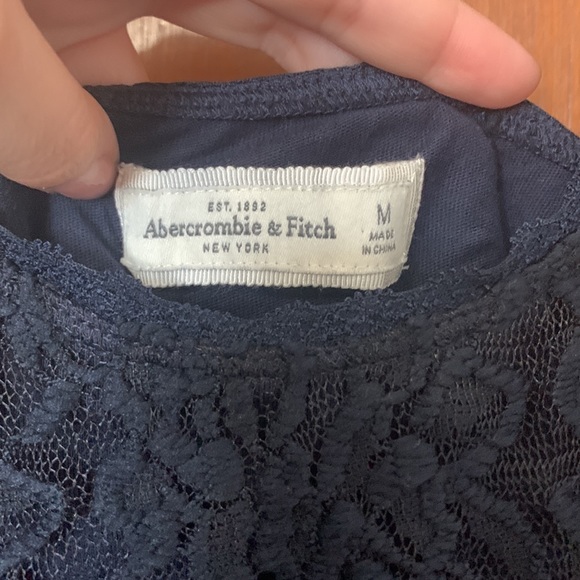 Abercrombie & Fitch - Crop Top - Size Medium - Picture 4 of 4